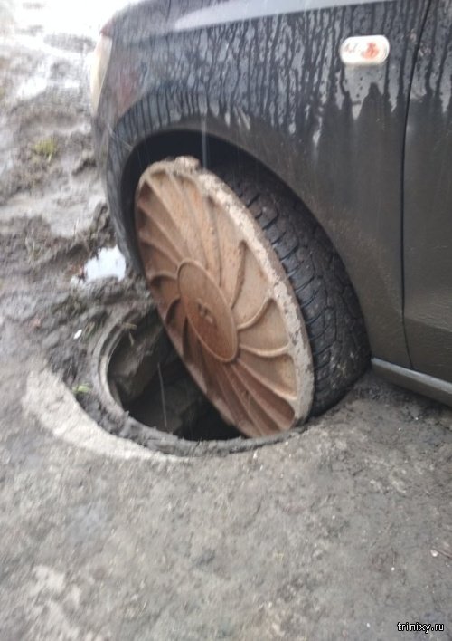 Литые диски на автомобиле (2 фото) Литые диски на автомобиле (2 фото)