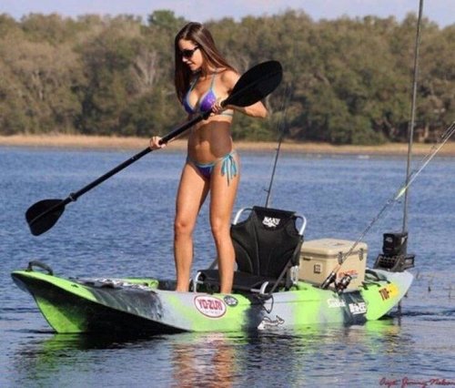 Красотки на рыбалке (31 фото)