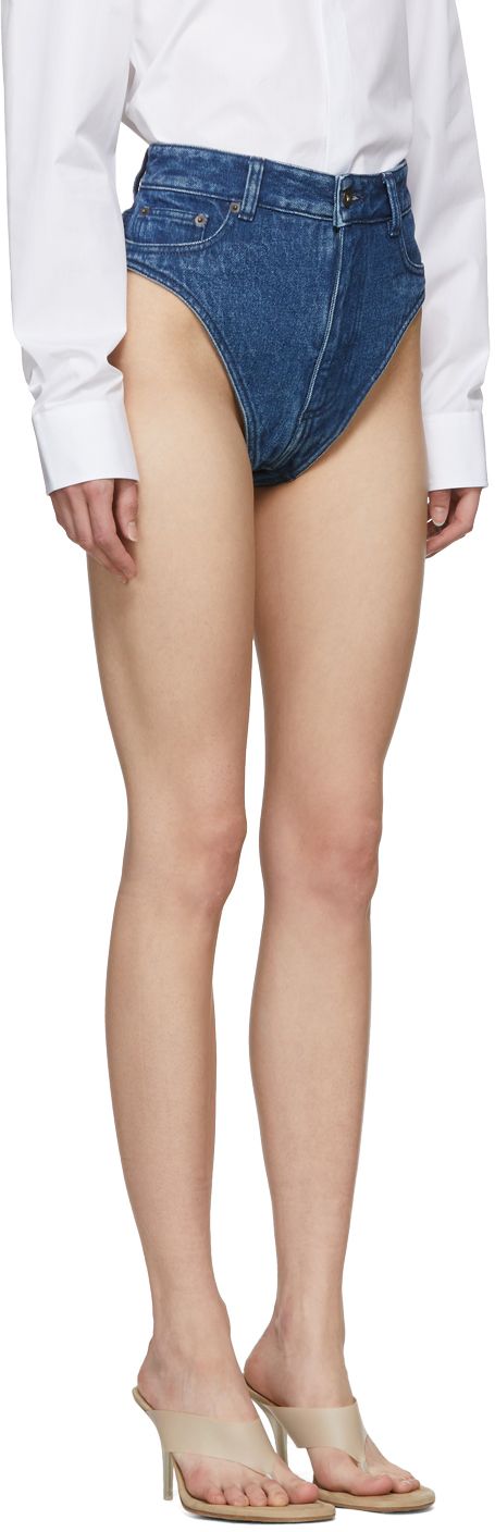 Ждем на улицах девушек в модных джинсовых трусах (5 фото)