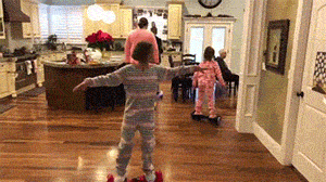 Детские фейлы в гифках (17 гифок)