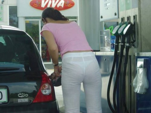 Девушки, которых приятно встретить на улице (33 фото)