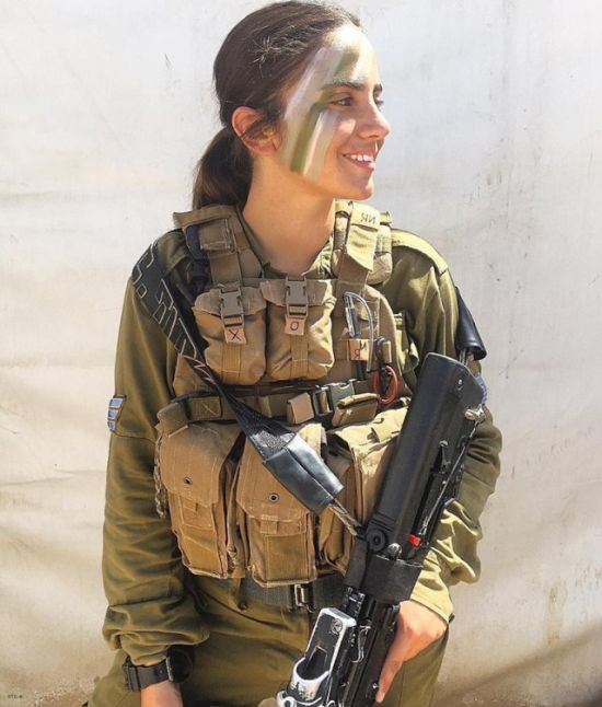 Очаровательные девушки в израильской армии (30 фото)