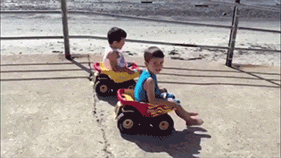 Детские фейлы в гифках (17 гифок)