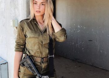 Очаровательные девушки в израильской армии (30 фото)