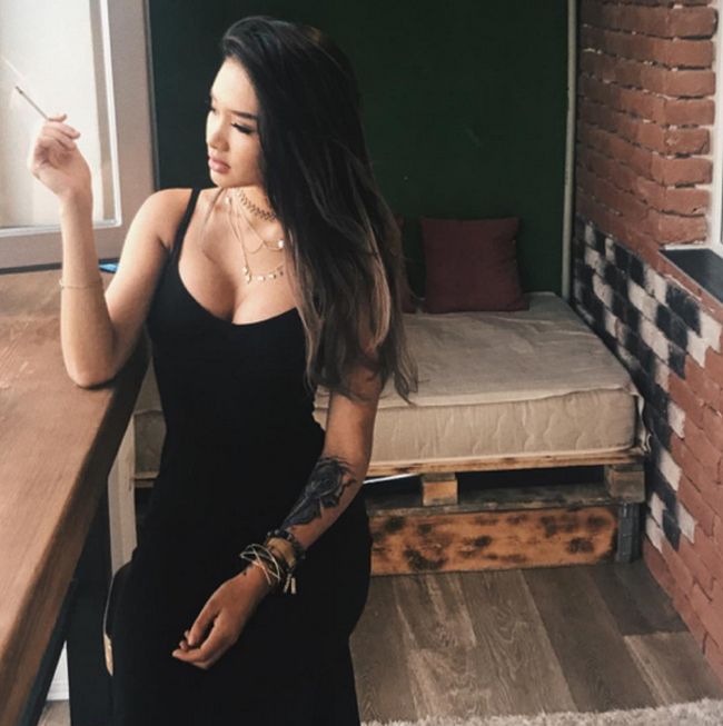 Айжан Байзакова – скандально известная модель из Казахстана (30 фото + видео)