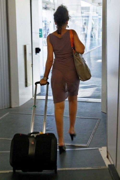 Девушки, которых приятно встретить на улице (33 фото)