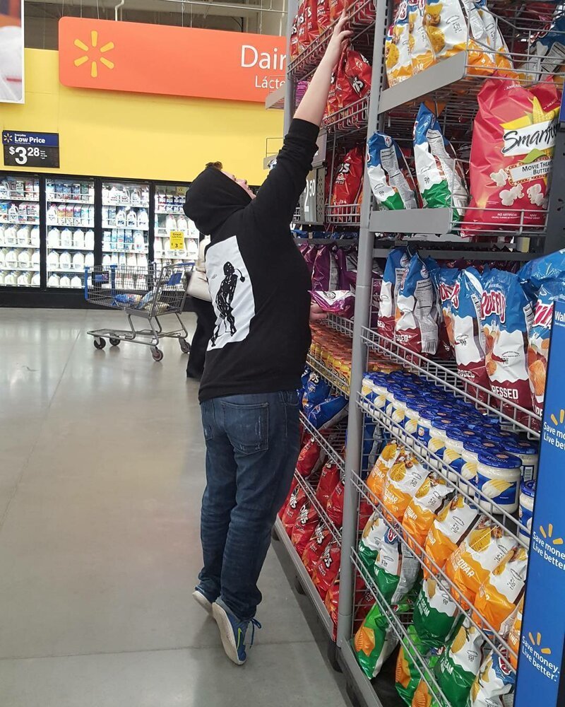 16 жизненных трудностей, с которыми сталкиваются девушки и парни маленького роста (17 фото) 16 жизненных трудностей, с которыми сталкиваются девушки и парни маленького роста (17 фото)