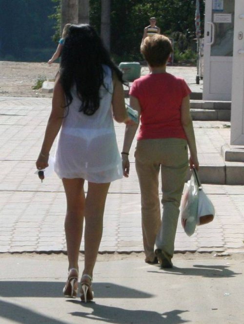 Девушки, которых приятно встретить на улице (33 фото)