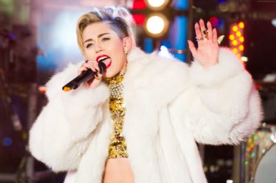 Майли Сайрус: биография, личная жизнь, фото, видео Майли Сайрус: биография, личная жизнь, фото, видео