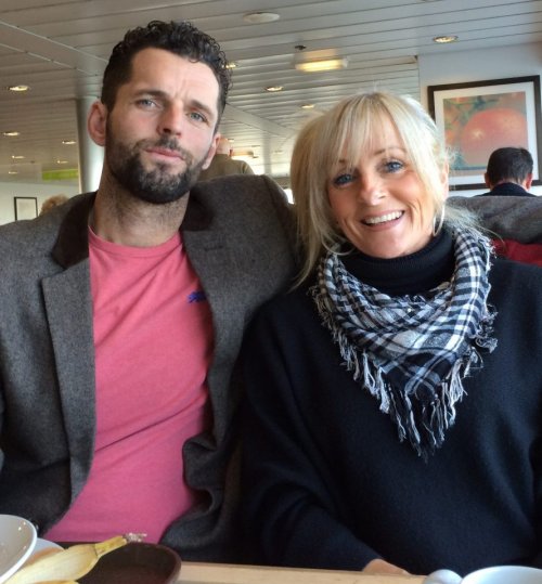 Карен Кобб, 52-летняя участница конкурсов бикини (9 фото)