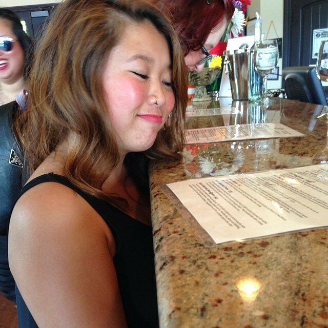 16 жизненных трудностей, с которыми сталкиваются девушки и парни маленького роста (17 фото) 16 жизненных трудностей, с которыми сталкиваются девушки и парни маленького роста (17 фото)