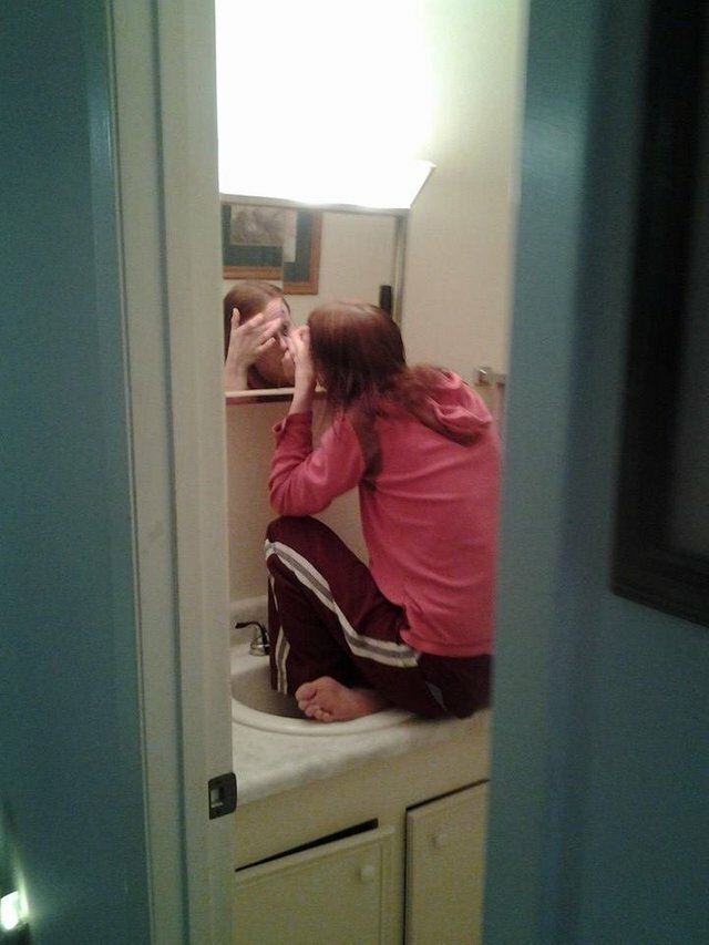 16 жизненных трудностей, с которыми сталкиваются девушки и парни маленького роста (17 фото) 16 жизненных трудностей, с которыми сталкиваются девушки и парни маленького роста (17 фото)