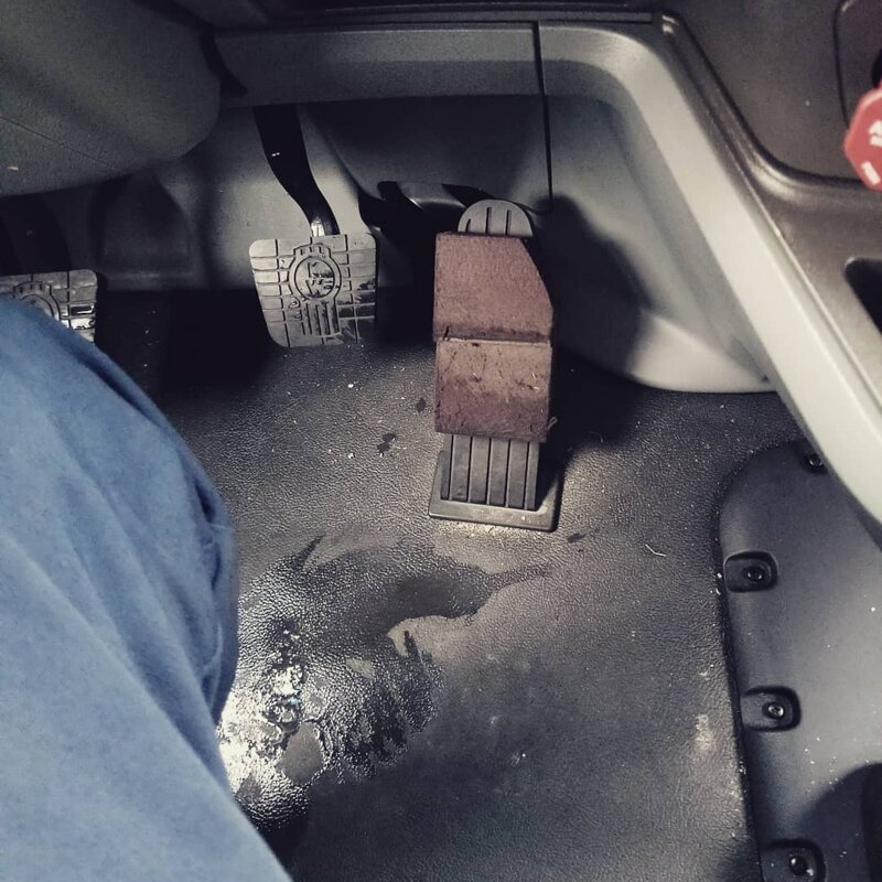 16 жизненных трудностей, с которыми сталкиваются девушки и парни маленького роста (17 фото) 16 жизненных трудностей, с которыми сталкиваются девушки и парни маленького роста (17 фото)