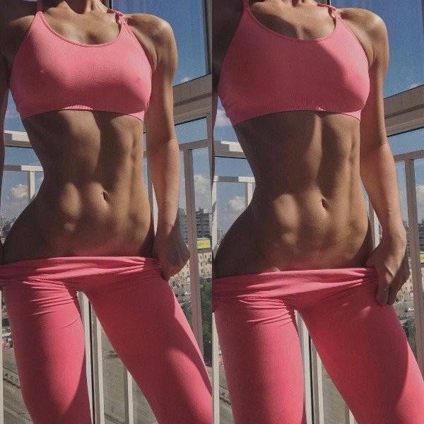 Девушки в спортивных бюстгальтерах (27 фото)