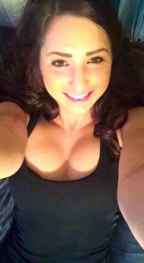 Горячие селфи девушек из социальных сетей (19 фото)