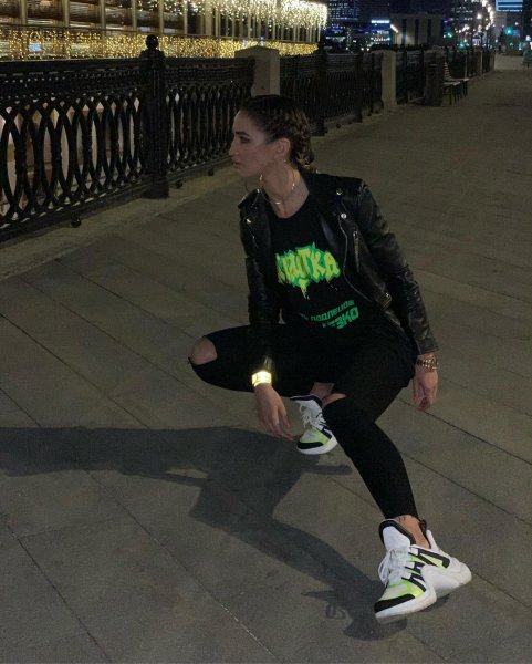 33-летняя «малолетка»? Бузова притворяется подростком, чтобы не рожать детей
33-летняя «малолетка»? Бузова притворяется подростком, чтобы не рожать детей