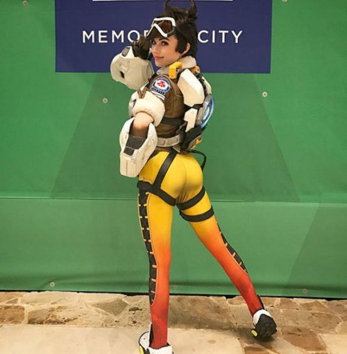 Сексуальные косплейщицы (30 фото)