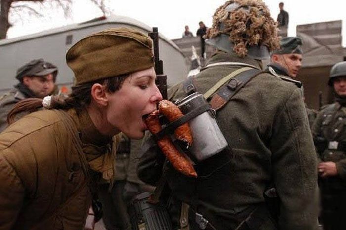 Смешные картинки девушек (30 фото)