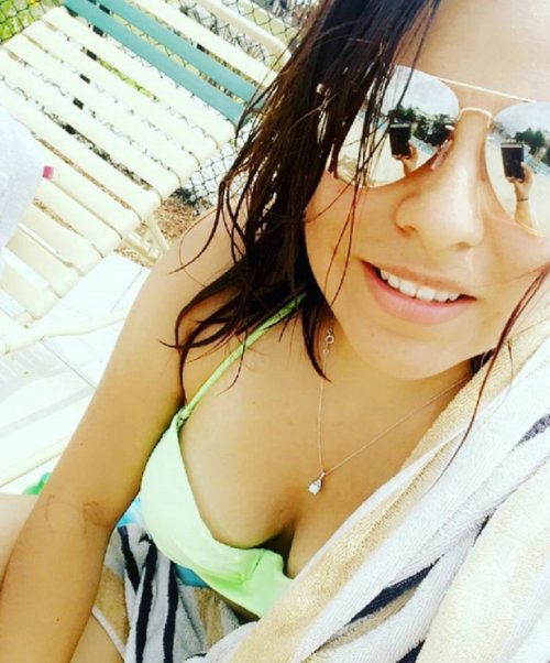 Селфи девушек из соцсетей (23 фото)