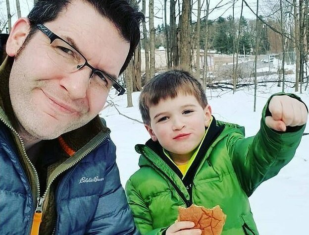 Неизвестный проник в дом американца и навел порядок (6 фото + 1 тянучка)