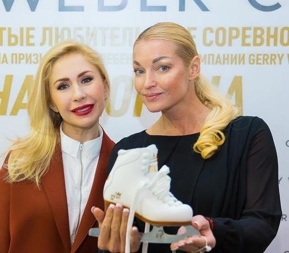 Косой глаз, мешки, морщины: Волочкова показала свое настоящее лицо
 Косой глаз, мешки, морщины: Волочкова показала свое настоящее лицо