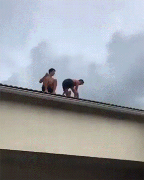 Когда удача на твоей стороне (10 гифок)