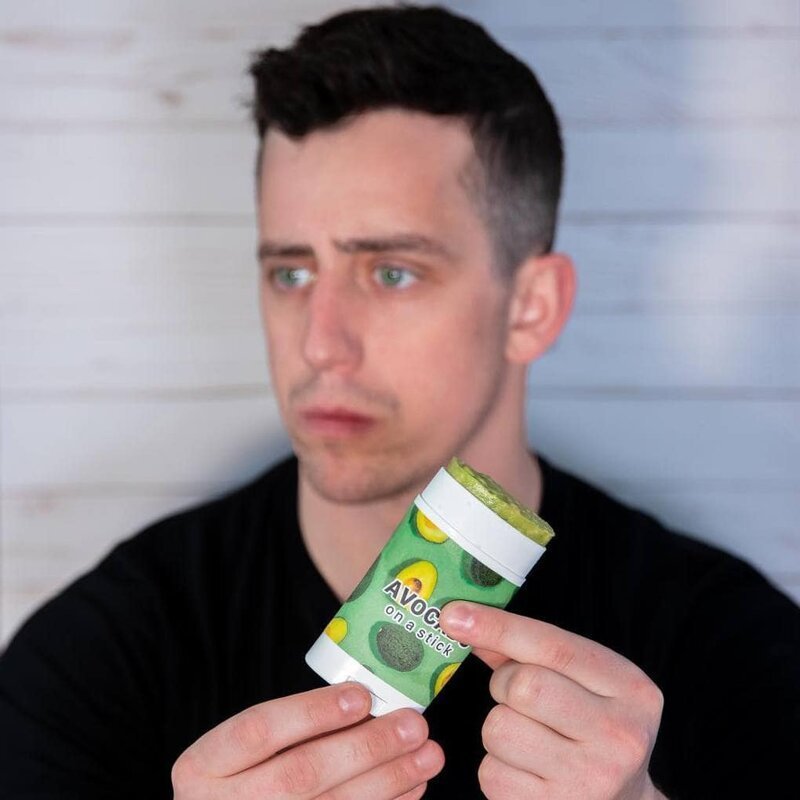 Дизайнер из США продолжает придумывать дикие изобретения для решения проблем, которых не существует (20 фото)