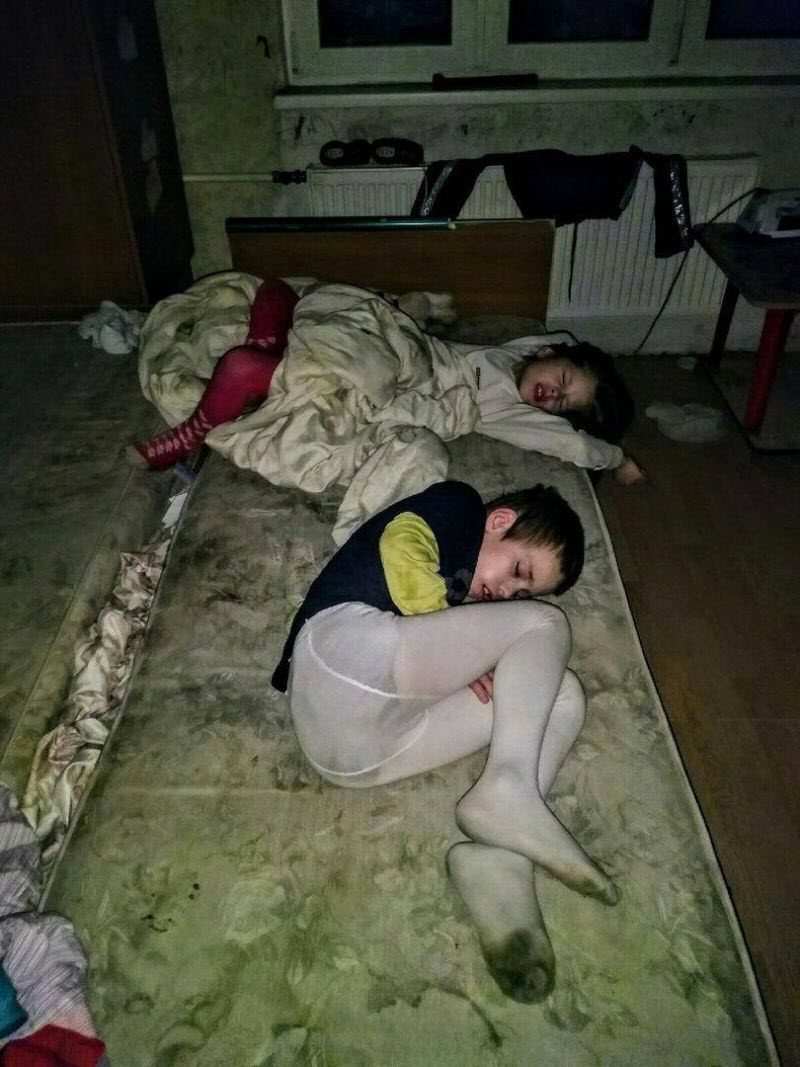 В питерской квартире среди гор дерьма выживали дети (6 фото) В питерской квартире среди гор дерьма выживали дети (6 фото)