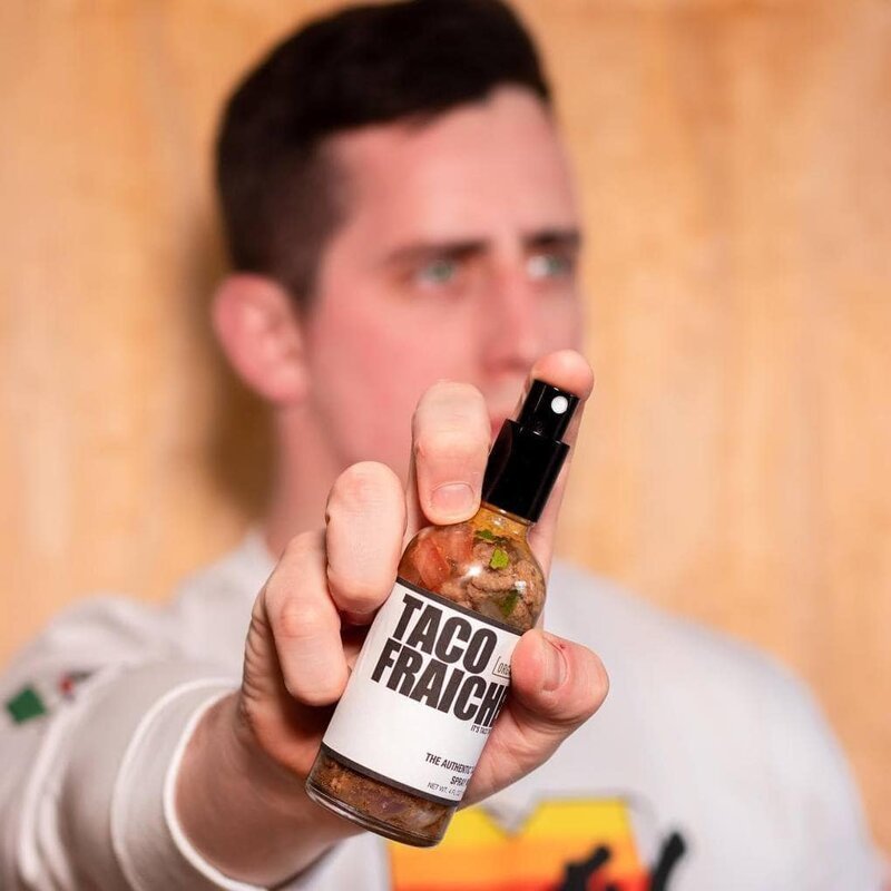 Дизайнер из США продолжает придумывать дикие изобретения для решения проблем, которых не существует (20 фото)