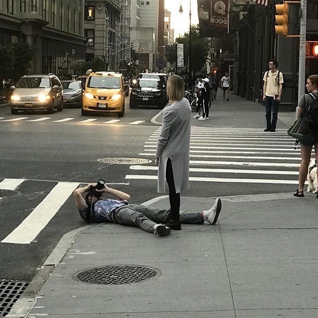 Залог удачной фотографии девушки - это старания её преданного парня (16 фото) Залог удачной фотографии девушки - это старания её преданного парня (16 фото)