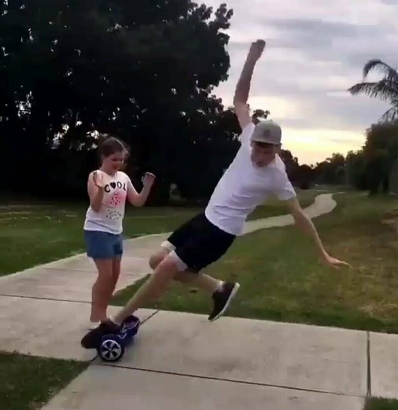 20 забавных кадров из серии "За секунду до", сделанных за мгновение до неизбежного (21 фото) 20 забавных кадров из серии "За секунду до", сделанных за мгновение до неизбежного (21 фото)