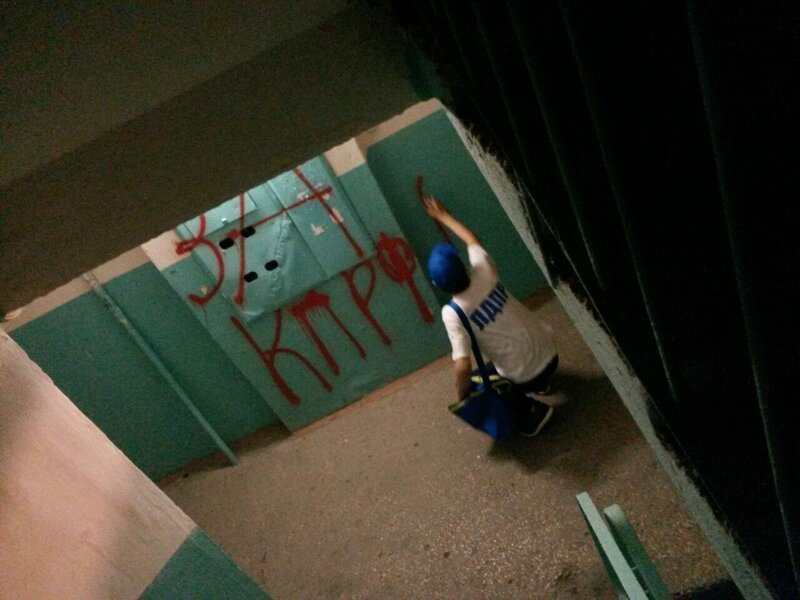 Они думали, что никто не заметит: 17 фото свидетельств, благодаря которым люди спалились (19 фото)