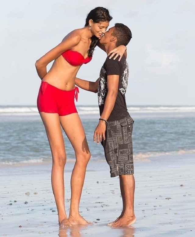 Жизнь глазами очень высоких людей (19 фото)