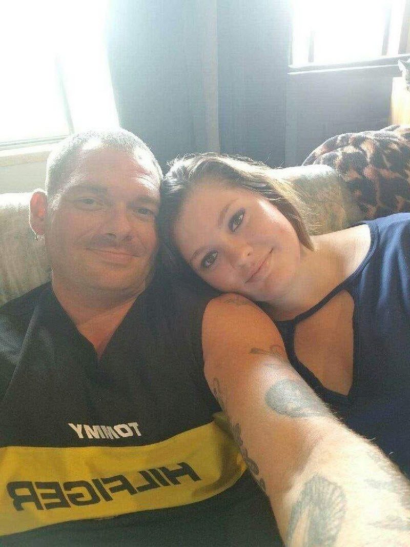 Дочь соблазнила отца и вышла за него замуж (5 фото)