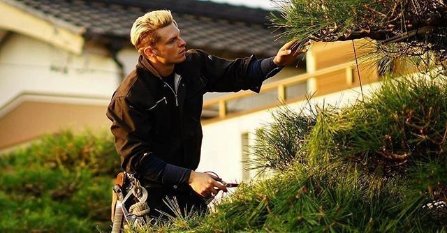 На пути к своей мечте: Тацумаса Мурасаме - слишком красивый шведский садовник, принявший гражданство Японии (13 фото)