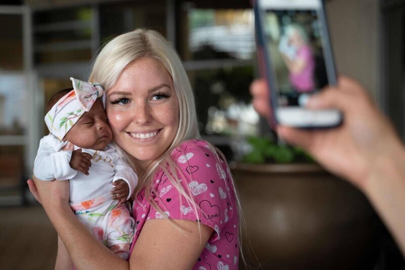 Самая маленькая новорожденная в мире была размером с яблоко (7 фото) Самая маленькая новорожденная в мире была размером с яблоко (7 фото)