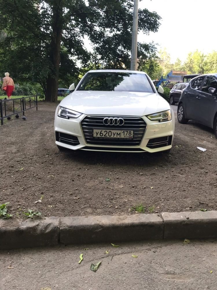 Автомобилисты так обрадовались новой "парковке", что поспешили занять места (5 фото) Автомобилисты так обрадовались новой "парковке", что поспешили занять места (5 фото)