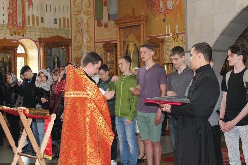 Ужасы ЕГЭ-2019: смерть, роды, слежка (19 фото)