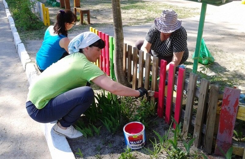 На Урале два малыша выпили растворитель в детском саду. Кто виноват? (3 фото)