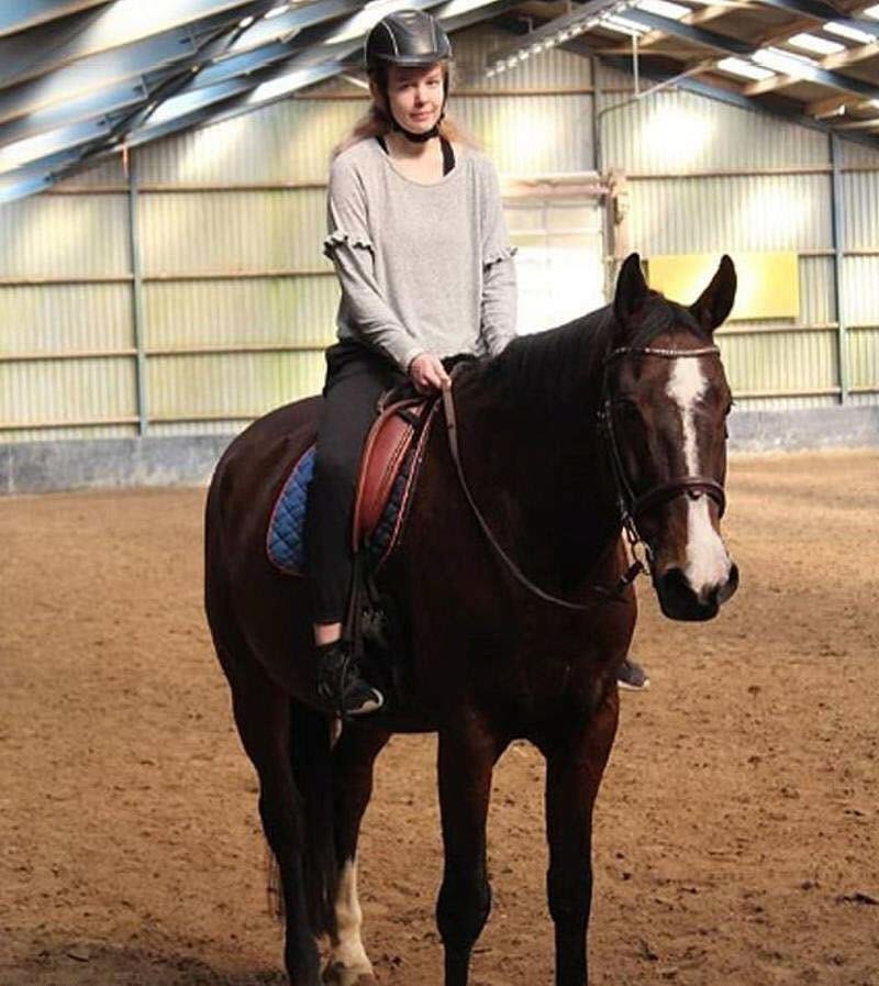 17-летняя жертва изнасилования подверглась эвтаназии (9 фото) 17-летняя жертва изнасилования подверглась эвтаназии (9 фото)