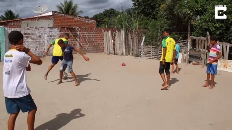 Мать 13 сыновей пообещала рожать, пока не появится дочь (10 фото)