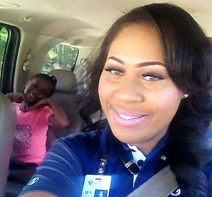 10-летняя девочка спасла свою тонущую в бассейне младшую сестру (3 фото + 1 видео)