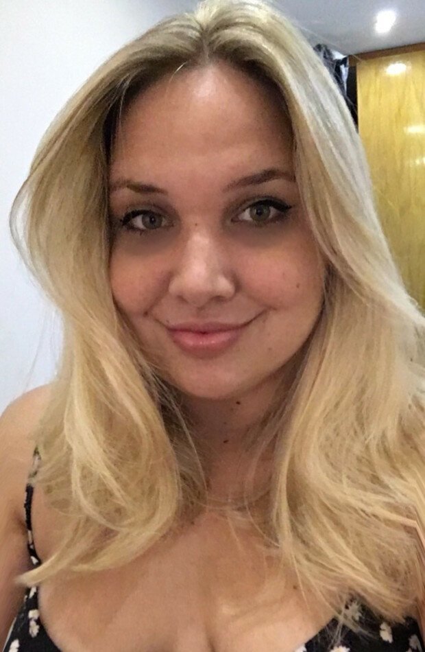 Парень откусил подруге палец из-за ночного кошмара (8 фото)