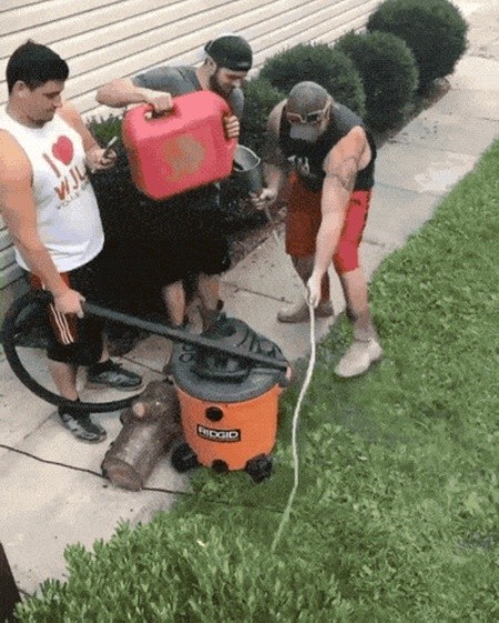 Безумные поступки мужчин (16 гифок)