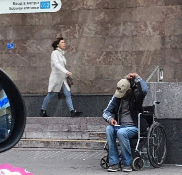 Это чудо? Встань и иди! (3 фото)