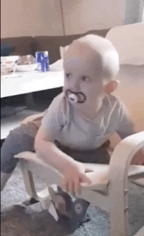 Отцовские рефлексы (14 гифок)