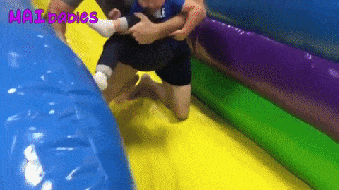 Отцовские рефлексы (14 гифок)