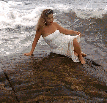 Фейлы в исполнении девушек (16 гифок)