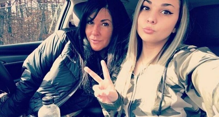 Юная американка предпочла университету жизнь на колесах (13 фото)