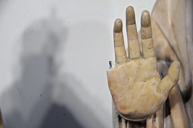 Именно из-за таких людей во многих странах недолюбливают туристов (23 фото) Именно из-за таких людей во многих странах недолюбливают туристов (23 фото)